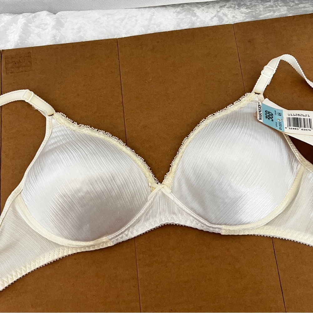 Warner's Shine-On Satin Bra Size 36B Off-White Wireless Soft Cups